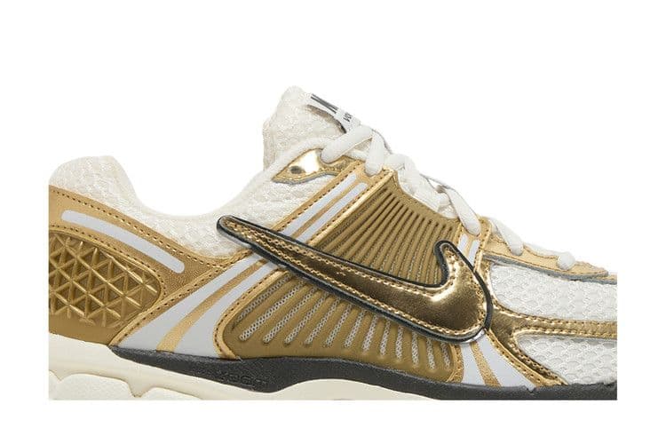 Nike Zoom Vomero 5 Metallic Gold (Women's) — Nike en Ibiza